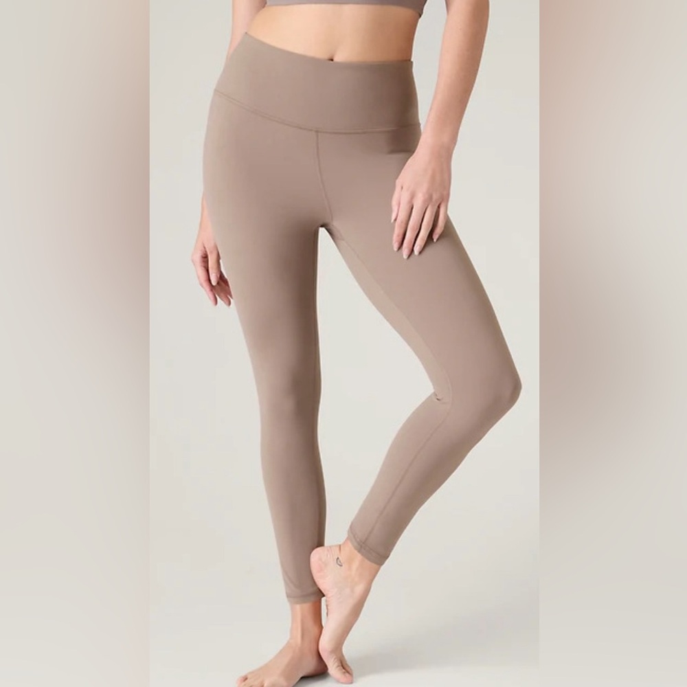 Athleta Salutation Stash Leggings